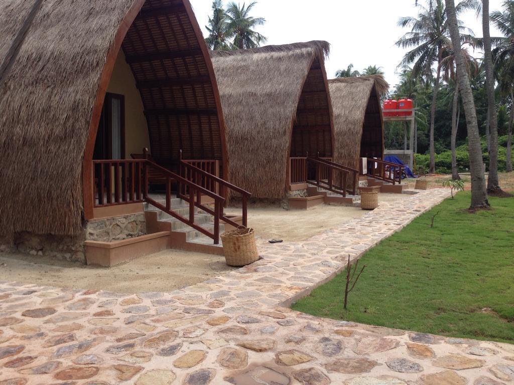 Karimun Lumbung Hotel Karimunjawa Exterior photo