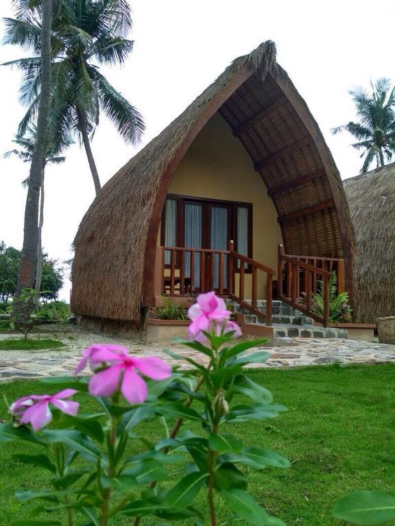 Karimun Lumbung Hotel Karimunjawa Exterior photo